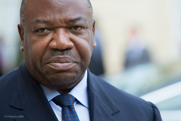 Ali Bongo recu a l Elysee