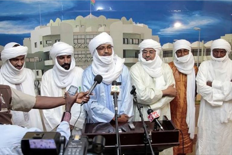 dialogue-negociation-pourparlers-paix-rebelle-touareg-mnla-bandit-armee-hcua-cma-maa-azawad-réunion-conference-algerie